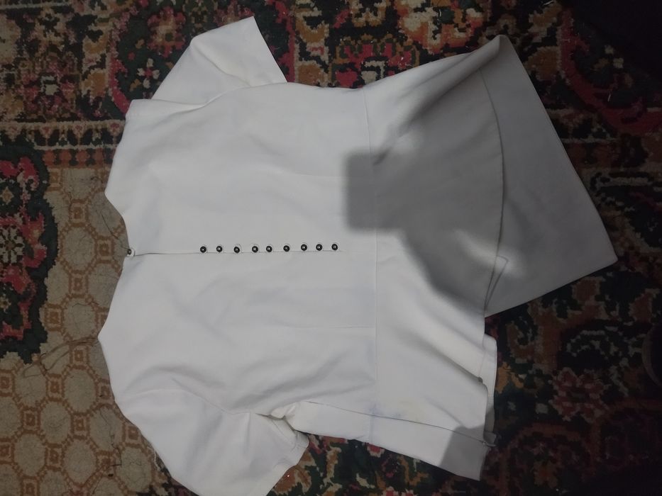 Koyta va kuylak sotiladi