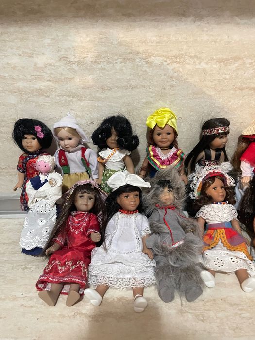 Продавам красиви керамични кукли