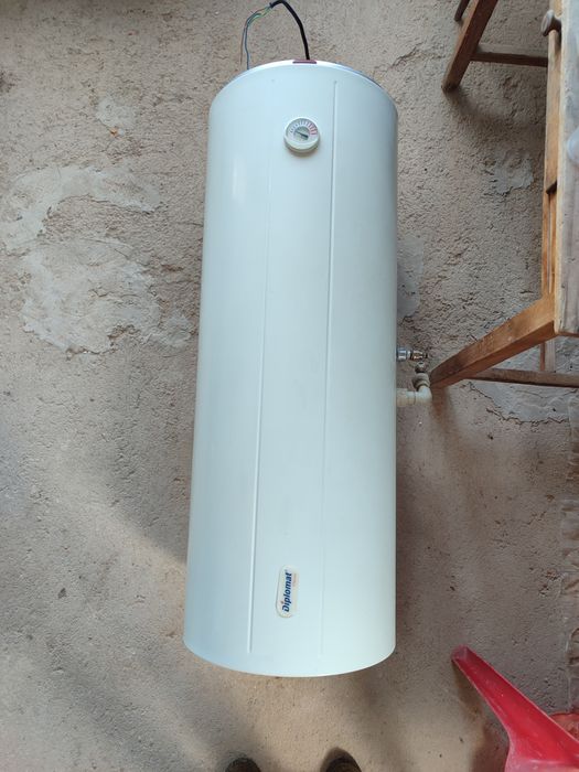 Бойлер 150 литра на 4 години -хоризонтален.,без забележки.