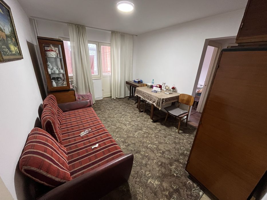 Apartament 2 camere semidecomandat proprietar