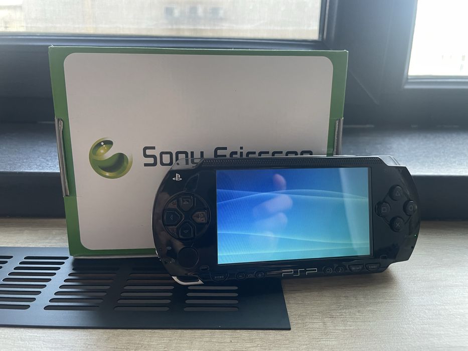 Продам прошитую PSP 1000