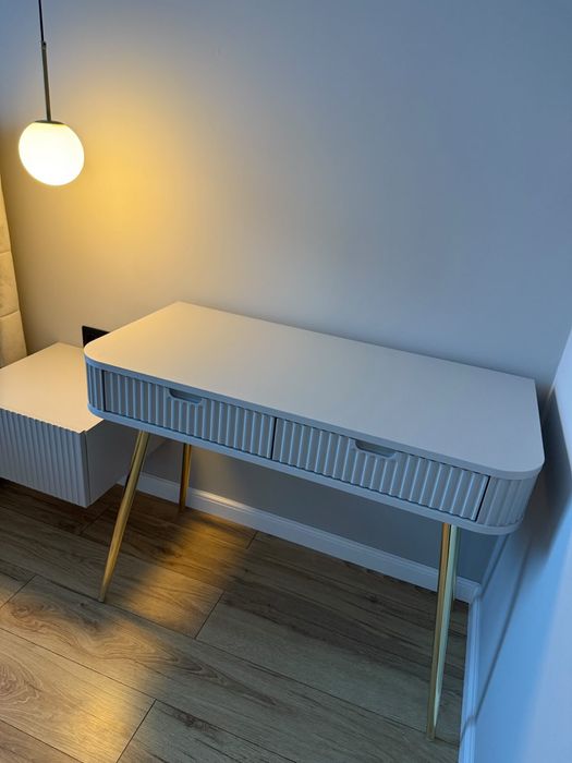 Set birou + scaun rotativ bej