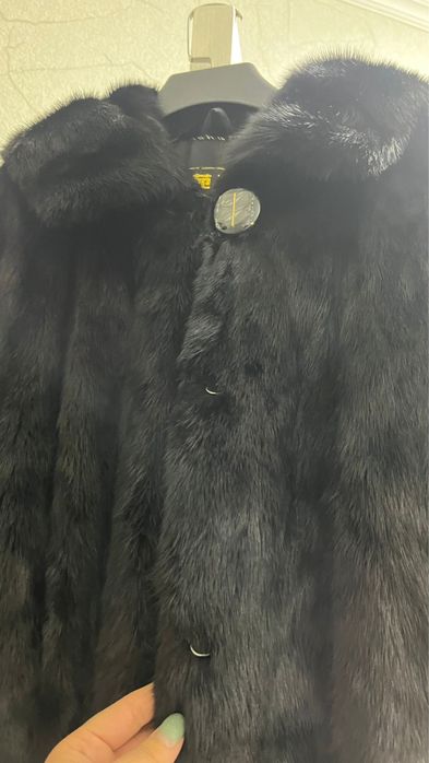 Норка шуба сатылады.