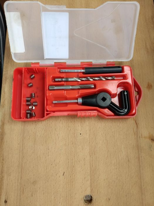 Trusa pentru repararea filetelor