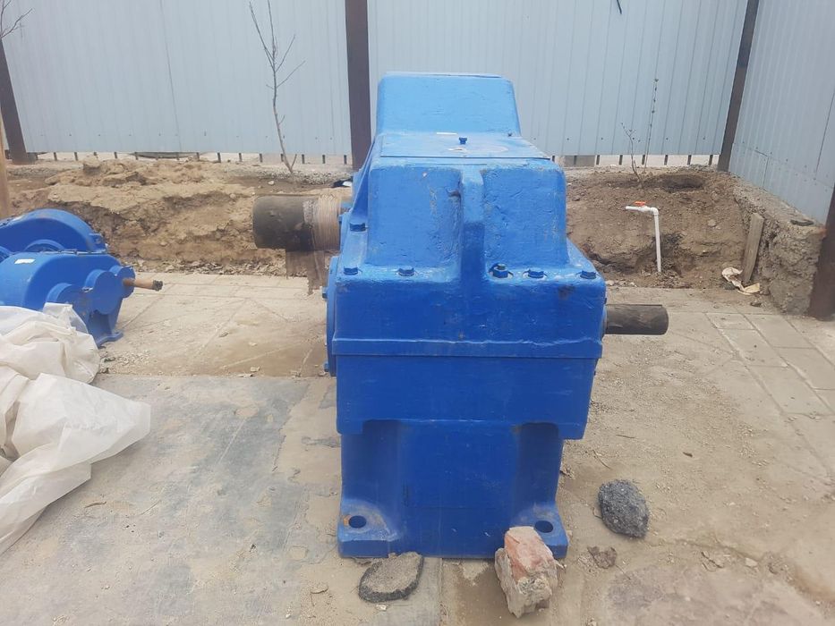 Продаю редуктор РМ-400(23,34-21)-ц