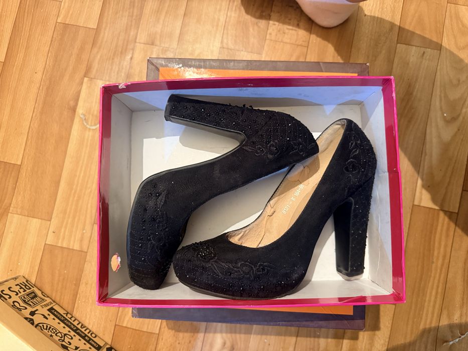 Туфли на каблуках