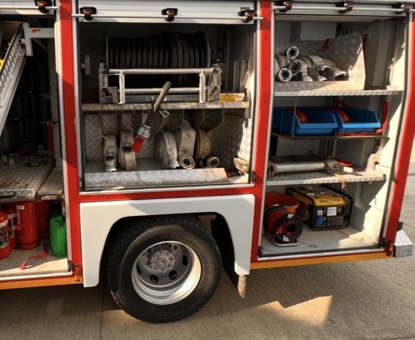 Masina de pompieri Renault Midlum 180, inmatriculata si echipata