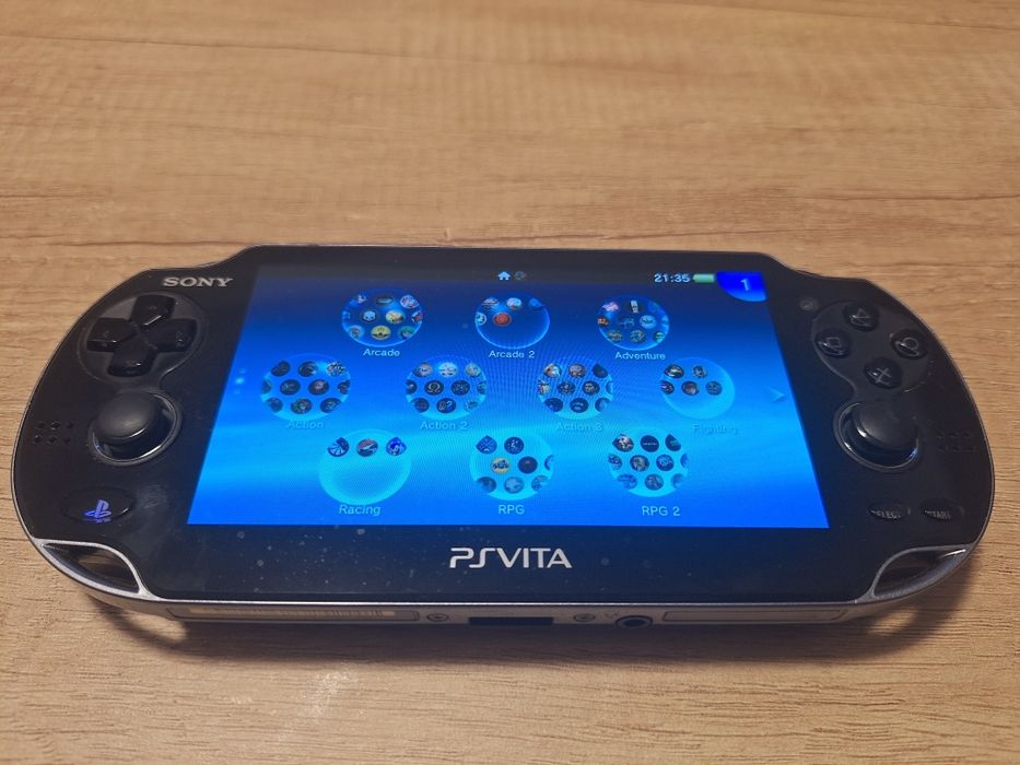 Vând consolă Playstation Vita modată cu card 256GB