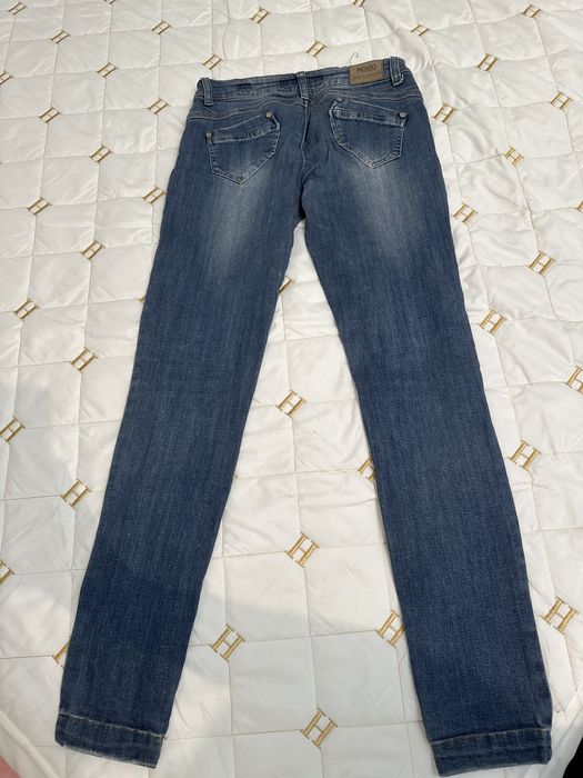 Продам джинсы 2000