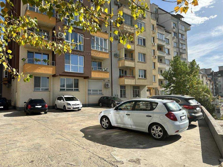 Дава се под наем Гараж / Паркомясто в София, Младост 2 - 16 кв.м за 91.8 € - Снимка #1