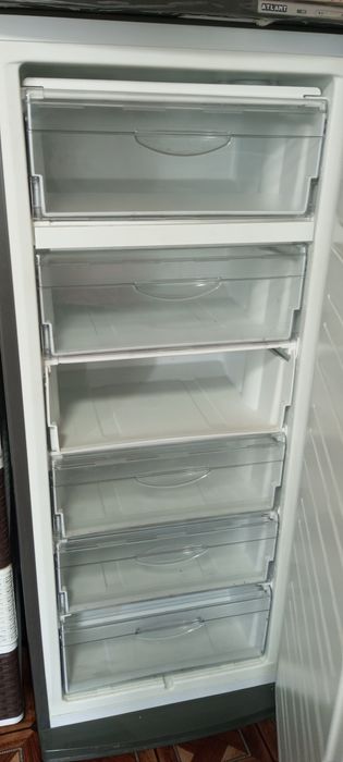 Продам морозильную камеру