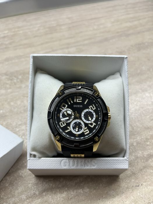 Guess мъжки часовник