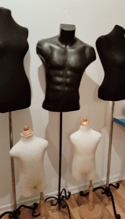 Срочно продам маникены б/у. Детские.