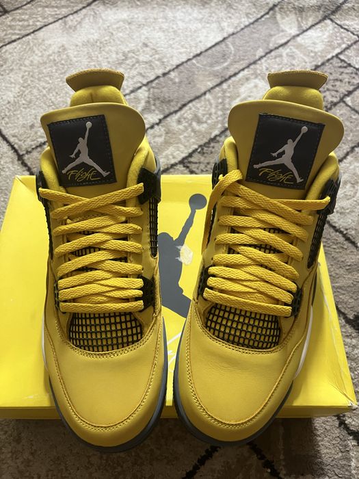 Jordan 4 Lightning
