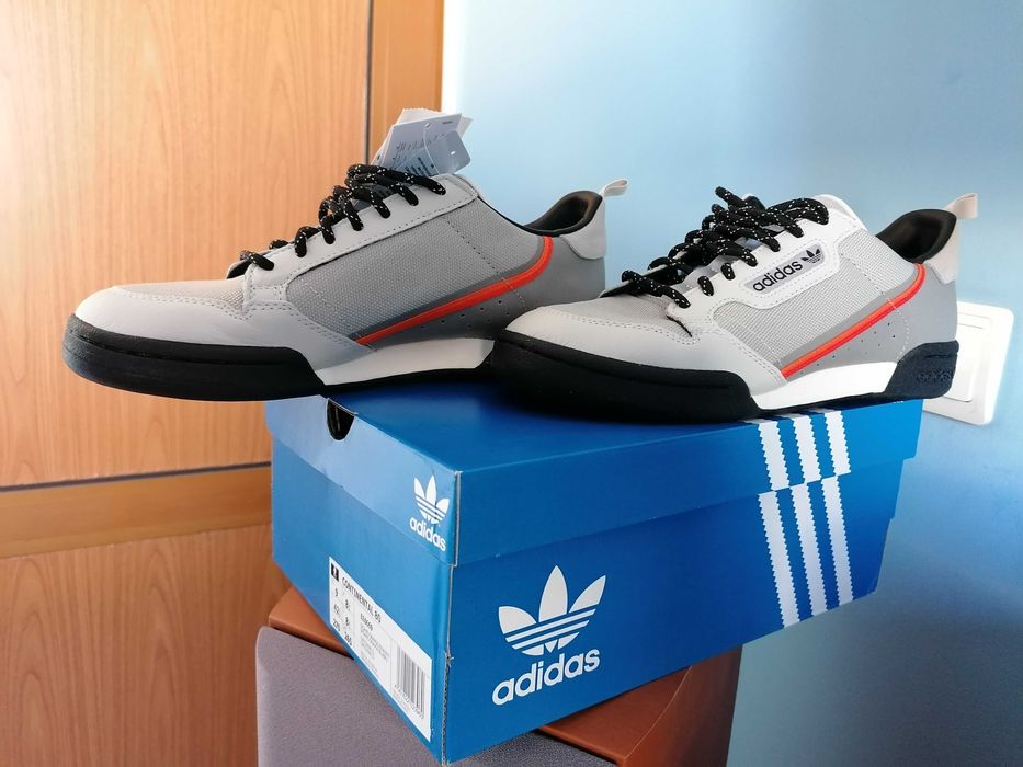 ADIDAS NOI cu eticheta