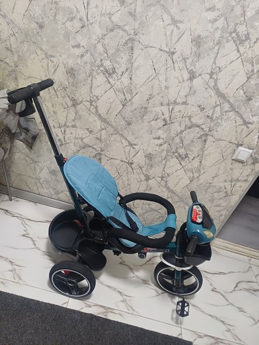 Продаётся фирменный велоколяска