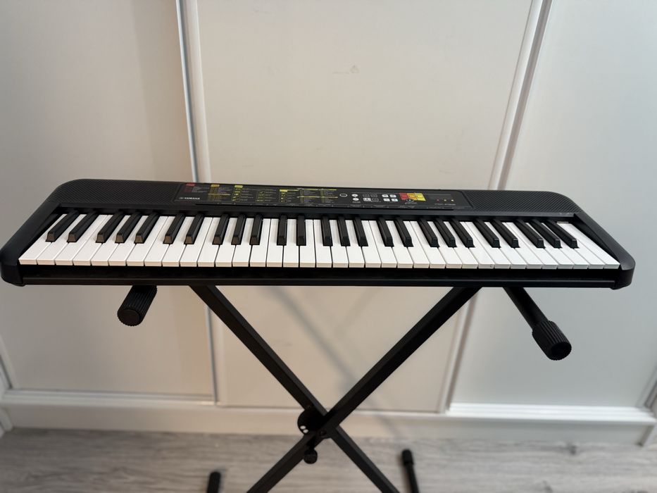 Orga Yamaha PSR F52 aprope noua, stare exceptionala