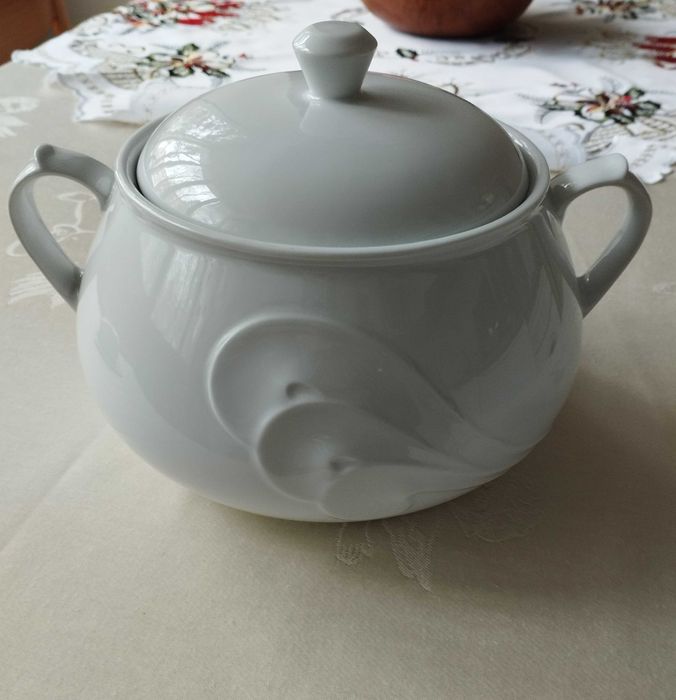 Порцеланови супници