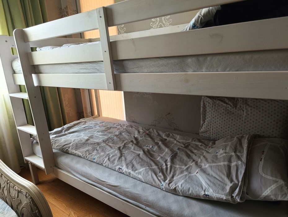 Двуетажно легло с ортопедични матраци 200х90см