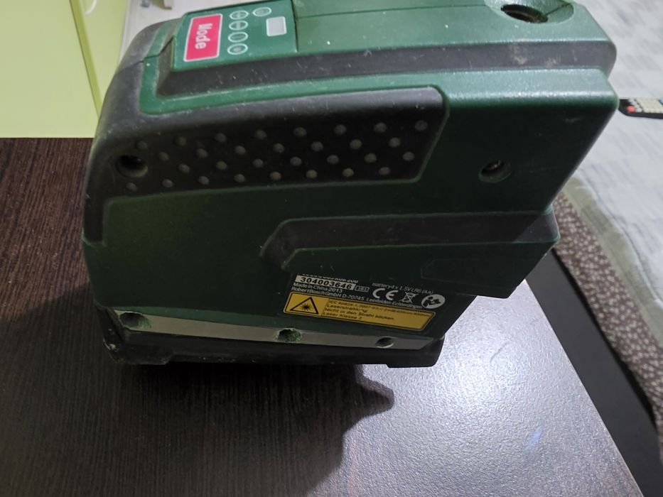 Лазерен нивелир Бош pcl 20