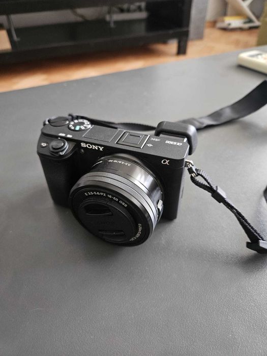 Aparat Foto Mirrorless Sony A6300, 24MP APSC 4K Kit cu Obiectiv 16-50 F/3.5-5.6 OSS + Card Kingston 64GB