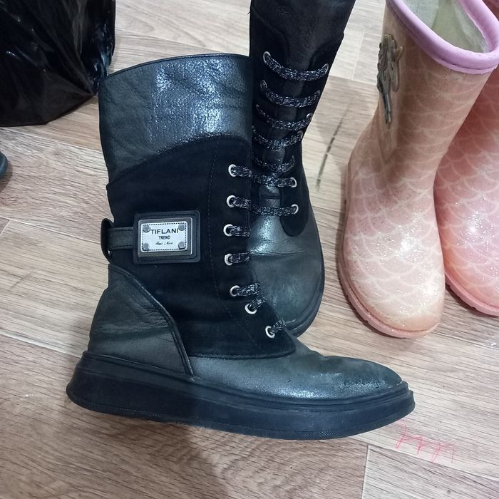 Продаю детские сапожки