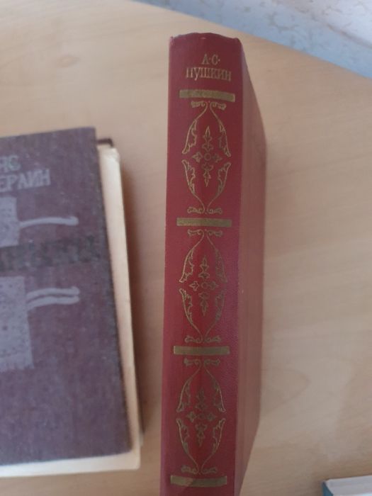 Книги отдам бесплатно