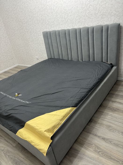 Спальный кравать