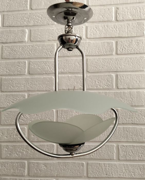 Продам люстру б/у