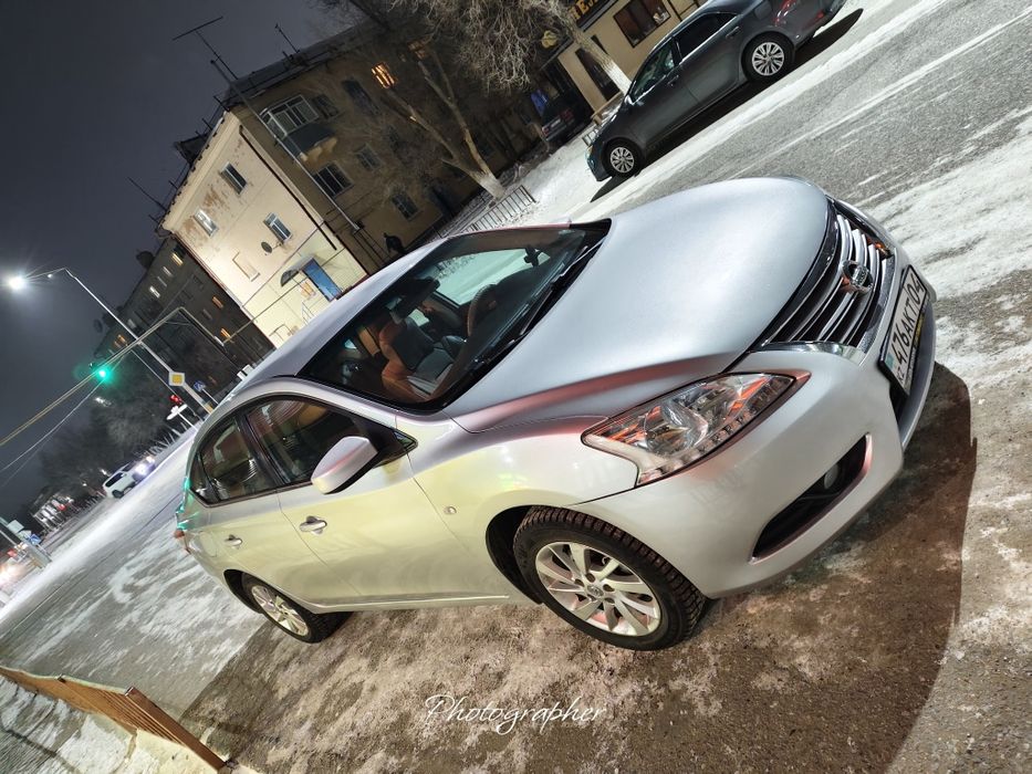 Ниссан автомобиль