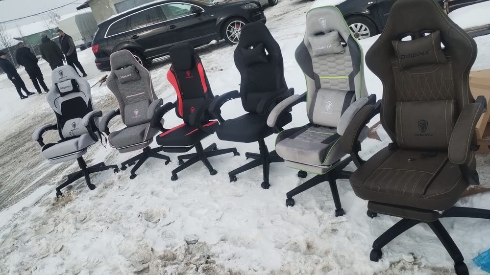 Vand scaune de birou de gaiming cu vibratii in perna si suport