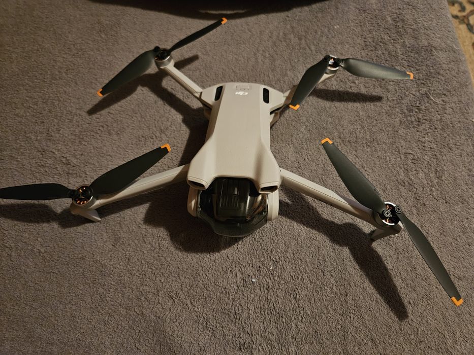 Vând Dronă Dji Mini 3/Telecomandă Dji  RC RM 330
