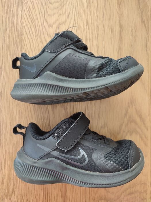 Маратонки Nike 22