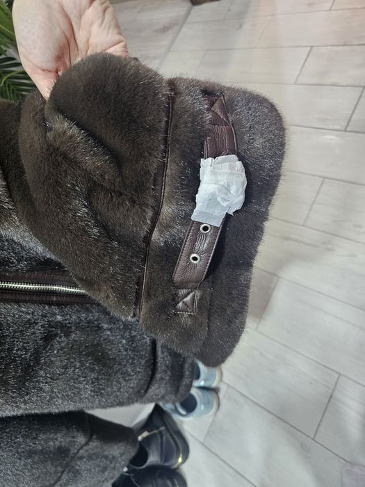 Vand geaca din imitatie de blana. Nepurtata, nou-nouta.