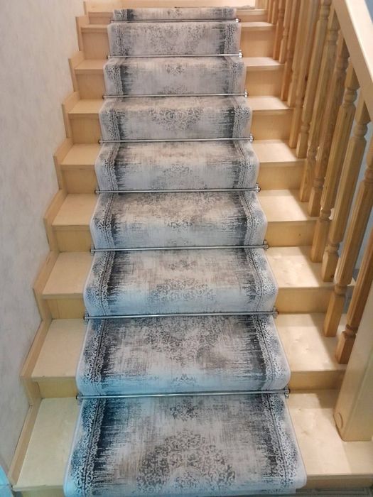 Gilam kesish va tikish