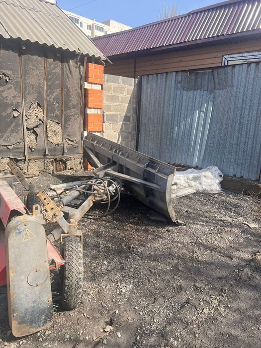 Щётка и снегоотвал для трактора