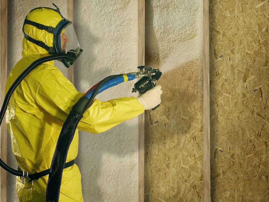 Pena sepish utepleniya uy tomi, lomboz, ombor xona, mansarda, angar