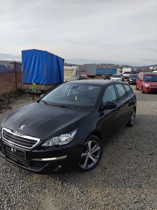 Peugeot 308 / an 2015 / 1.2 benzina / Euro 6