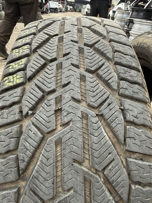 2 броя зимни гуми Tigar 225/50 R17 Dot 0824 ном 504