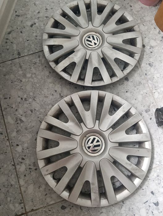 2  Capace roti originale VW R15 in stare bună.
