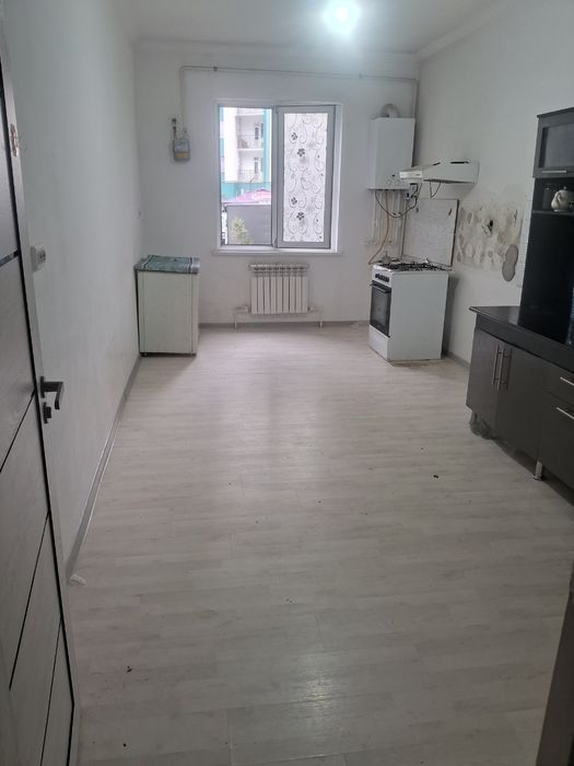 Yangi Darxon 3 xonali 1 etaj sotiladi