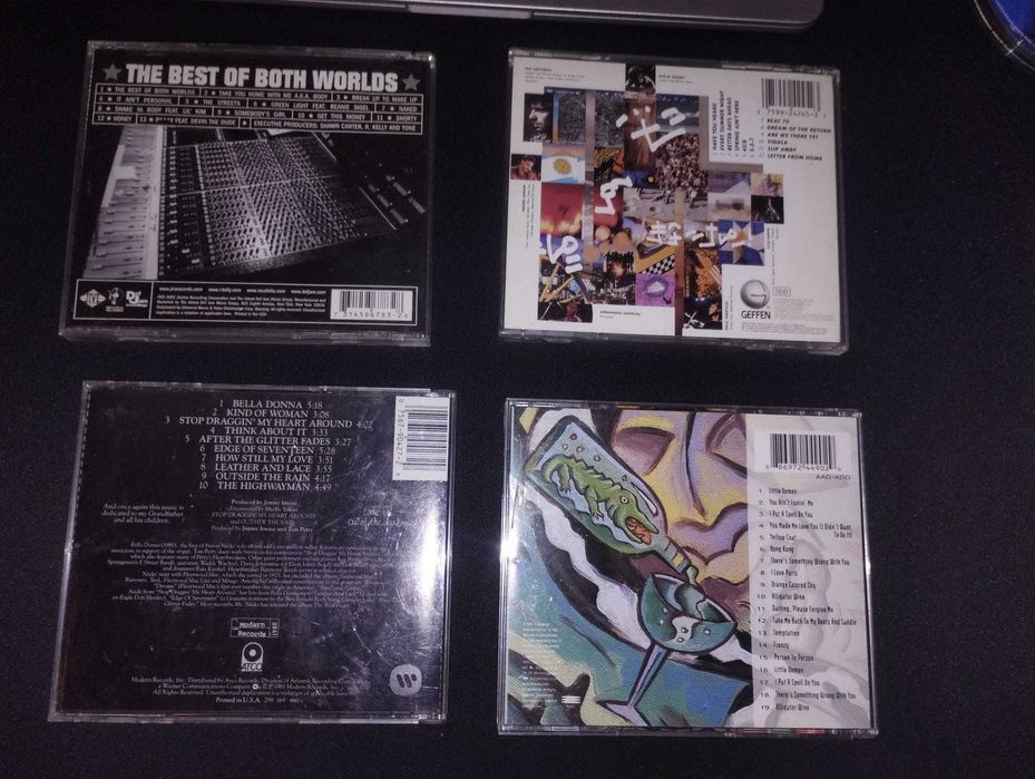 Партида от CD-та, използвана от Jay-Z, Stevie Nicks, Pat Metheny