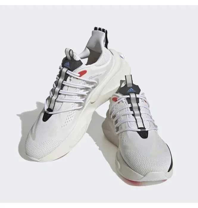 Новые кроссовки Adidas Alphaboost V1