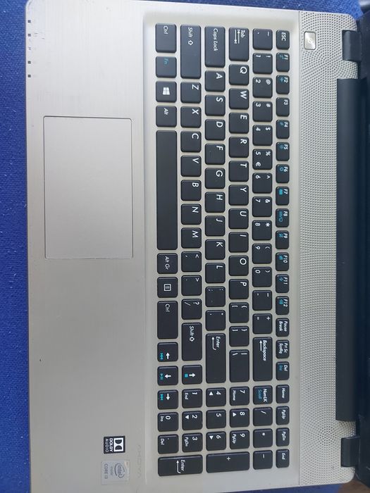 Laptop Medion Akoya i3 5010U