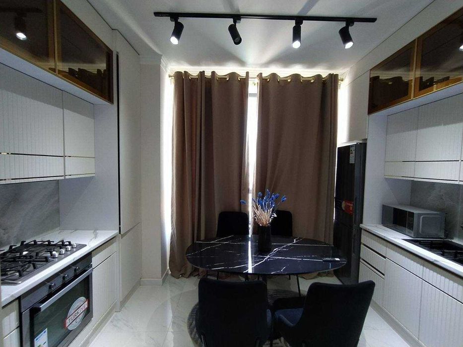 Яккасаройда Prestiga Garden нов. сотилади. 14-кават Под кляч. 57 кв.м