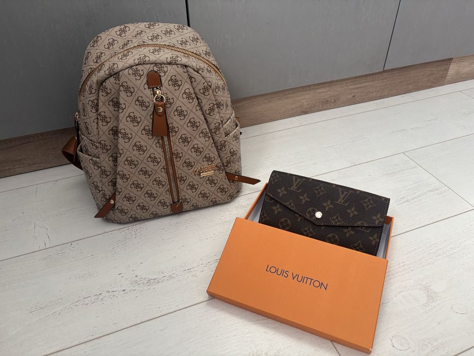 Дамска раница и портмоне