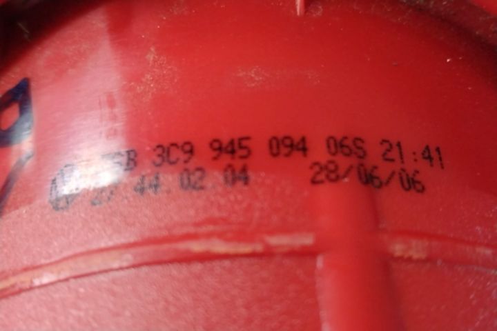 Stop dreapta haion variant 3C9945094 Volkswagen VW Passat B6