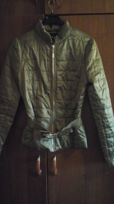 Куртки для девочек 42-44