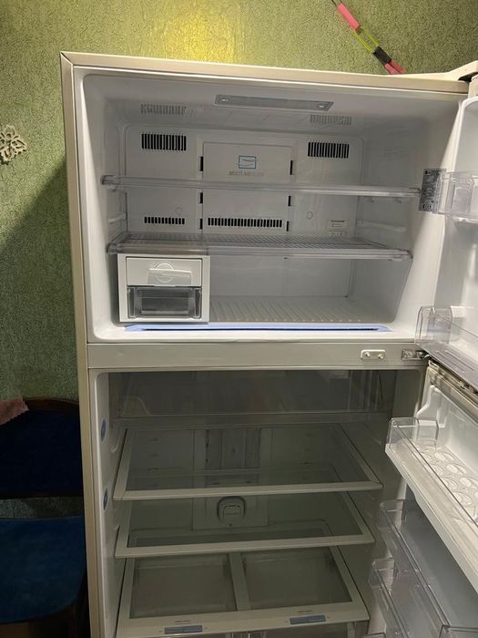 Холодильник LG на 600л
