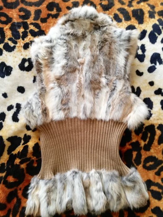 Елек от заешка кожа